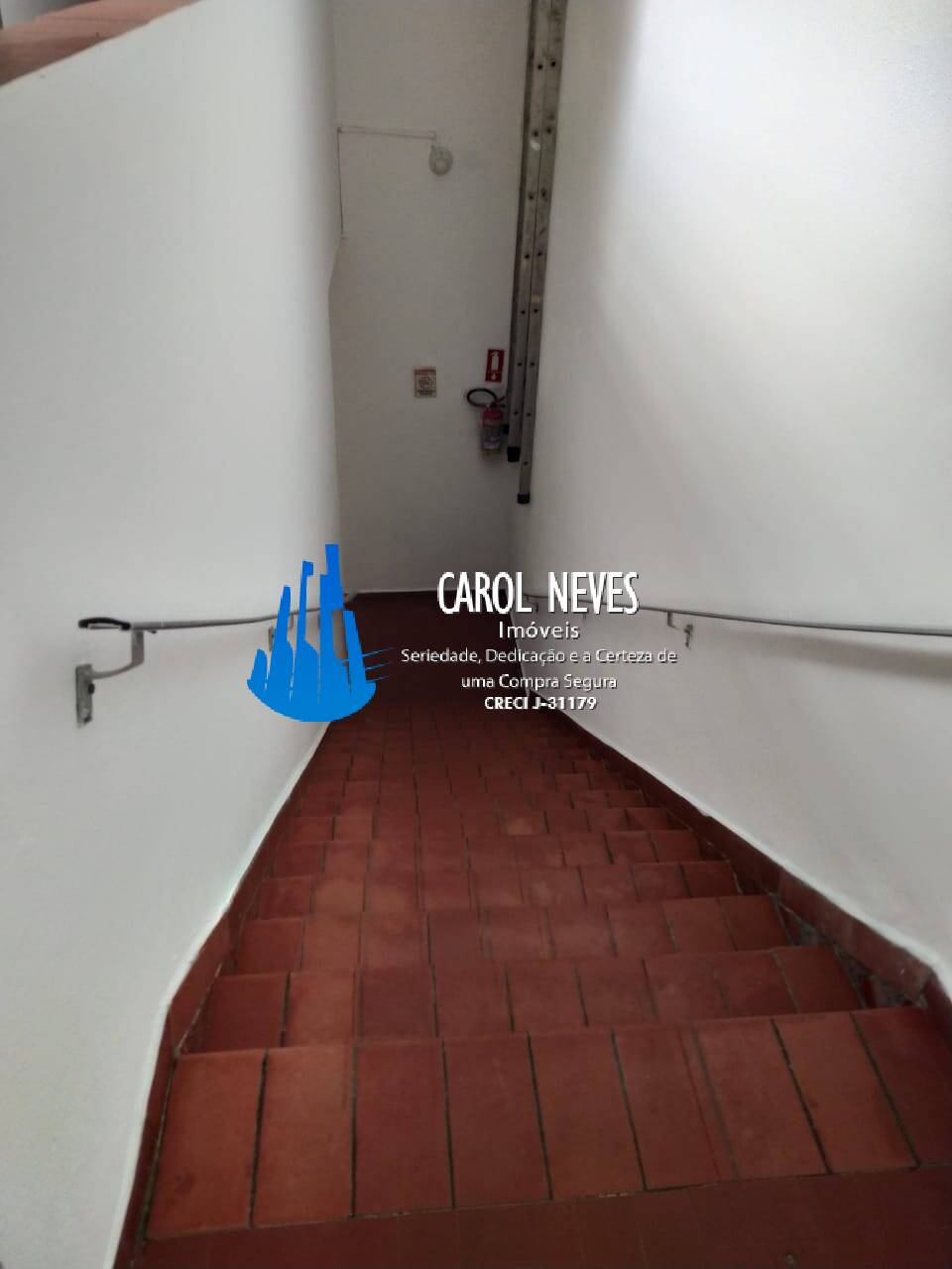 Apartamento à venda com 2 quartos, 46m² - Foto 2