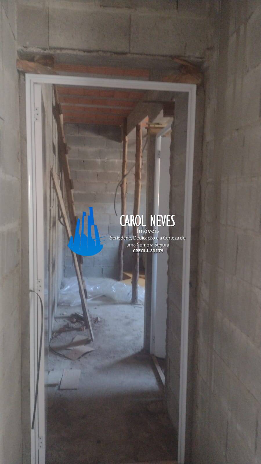 Casa à venda com 2 quartos, 60m² - Foto 4