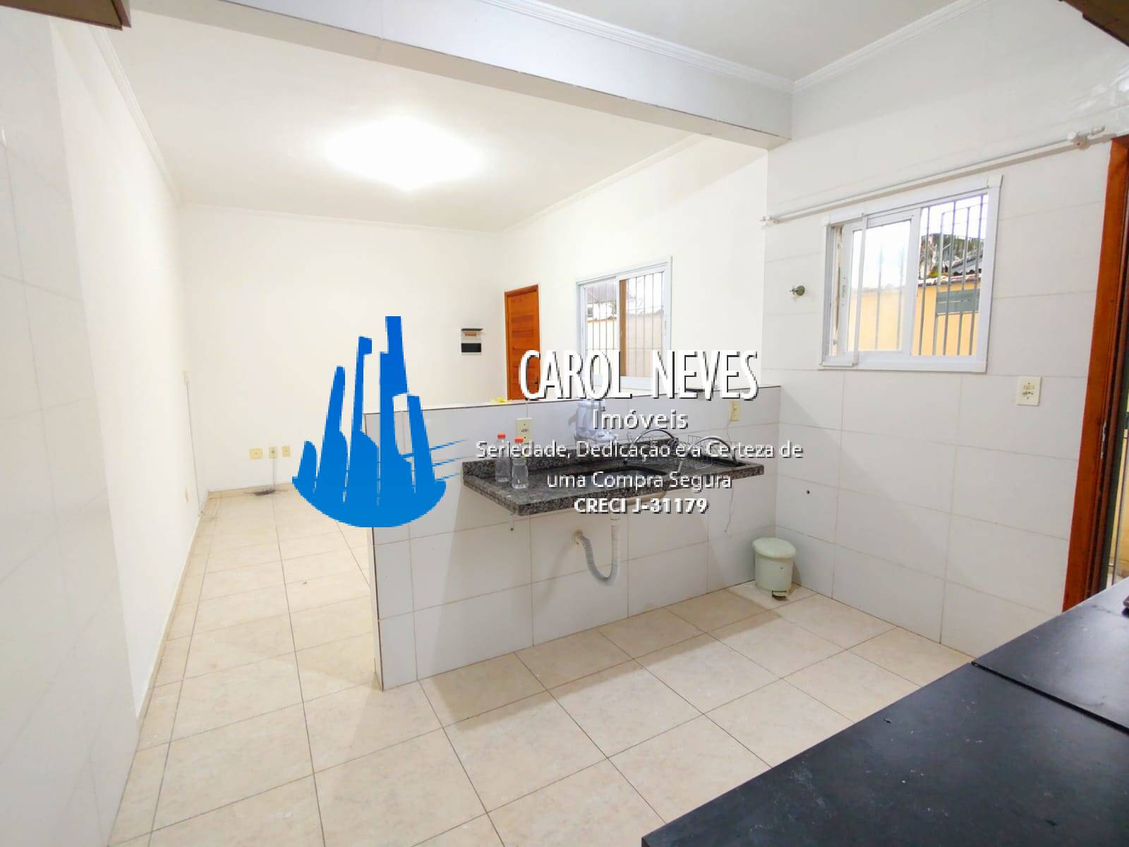 Casa à venda com 2 quartos, 60m² - Foto 5