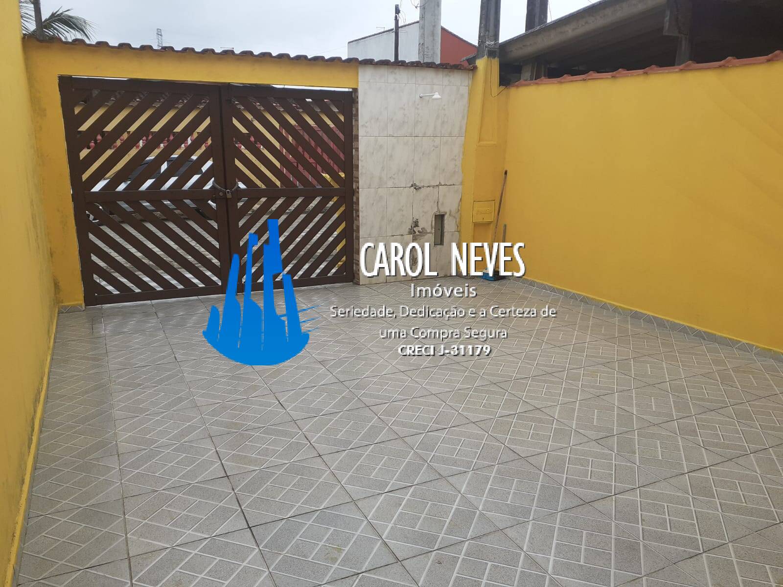 Casa à venda com 2 quartos, 75m² - Foto 2