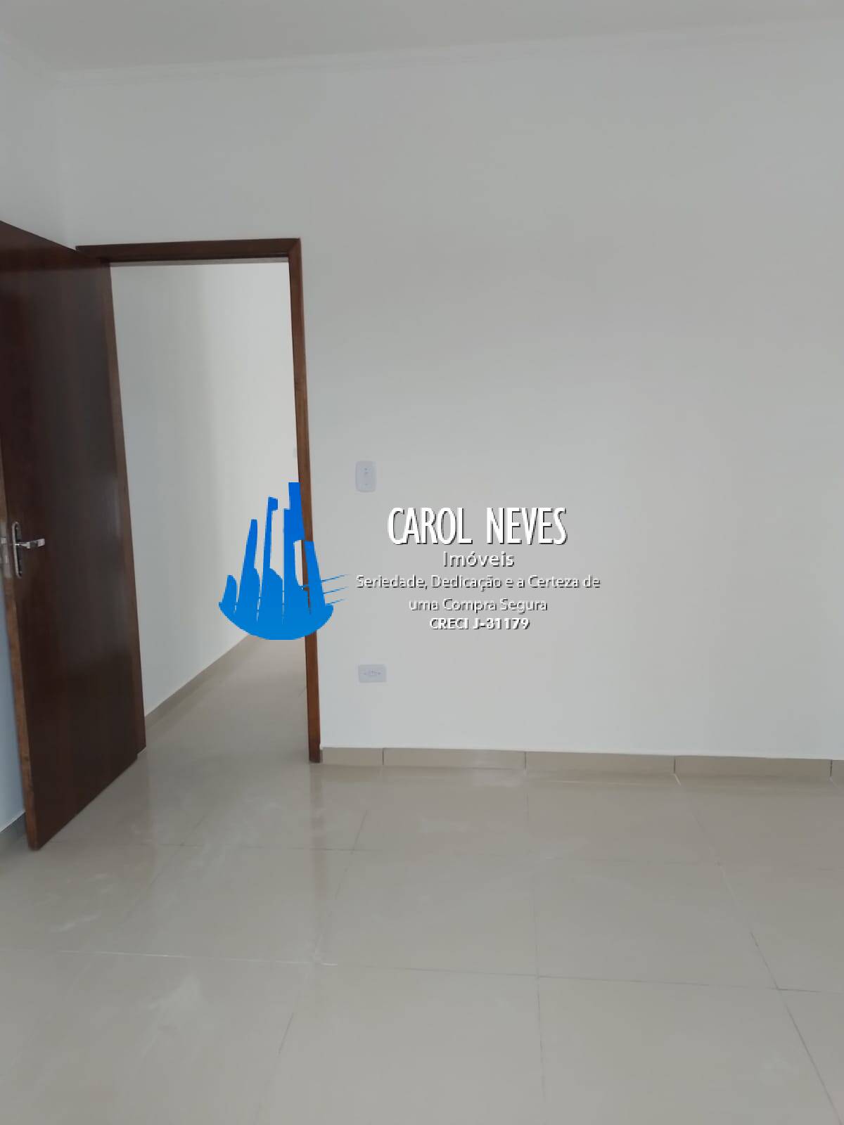 Casa à venda com 2 quartos, 60m² - Foto 4