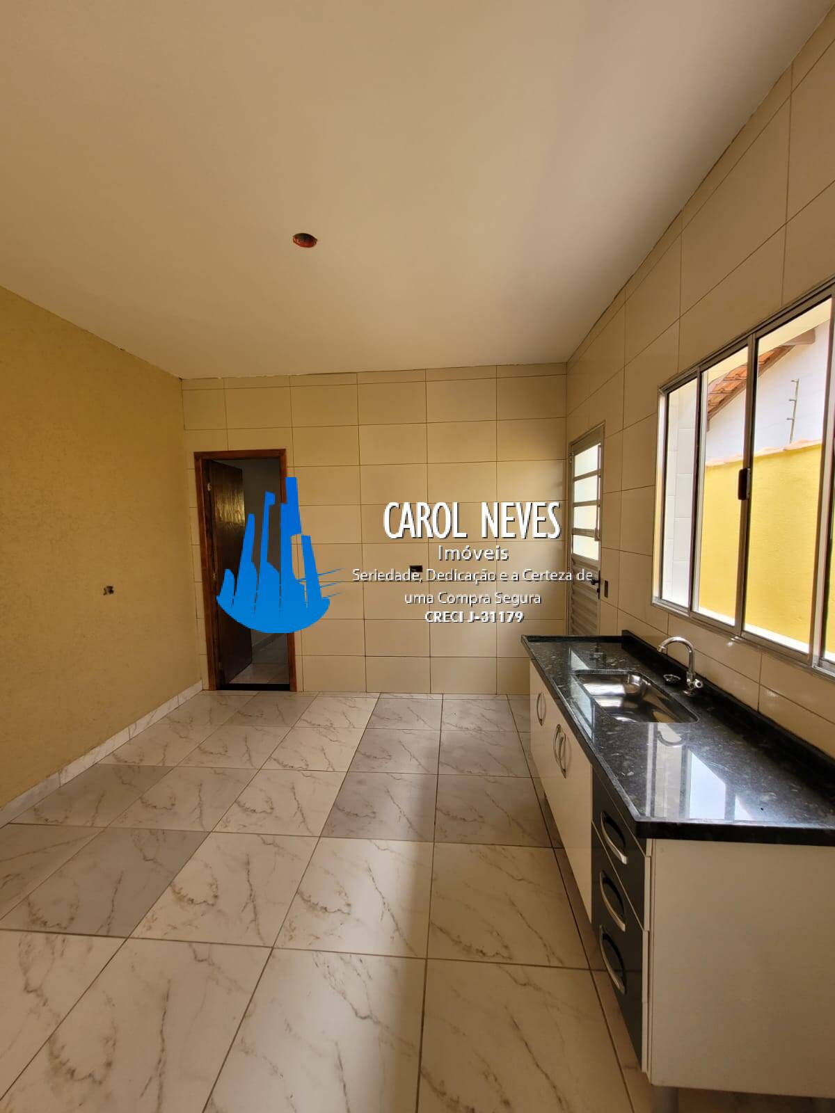 Casa à venda com 2 quartos, 62m² - Foto 5