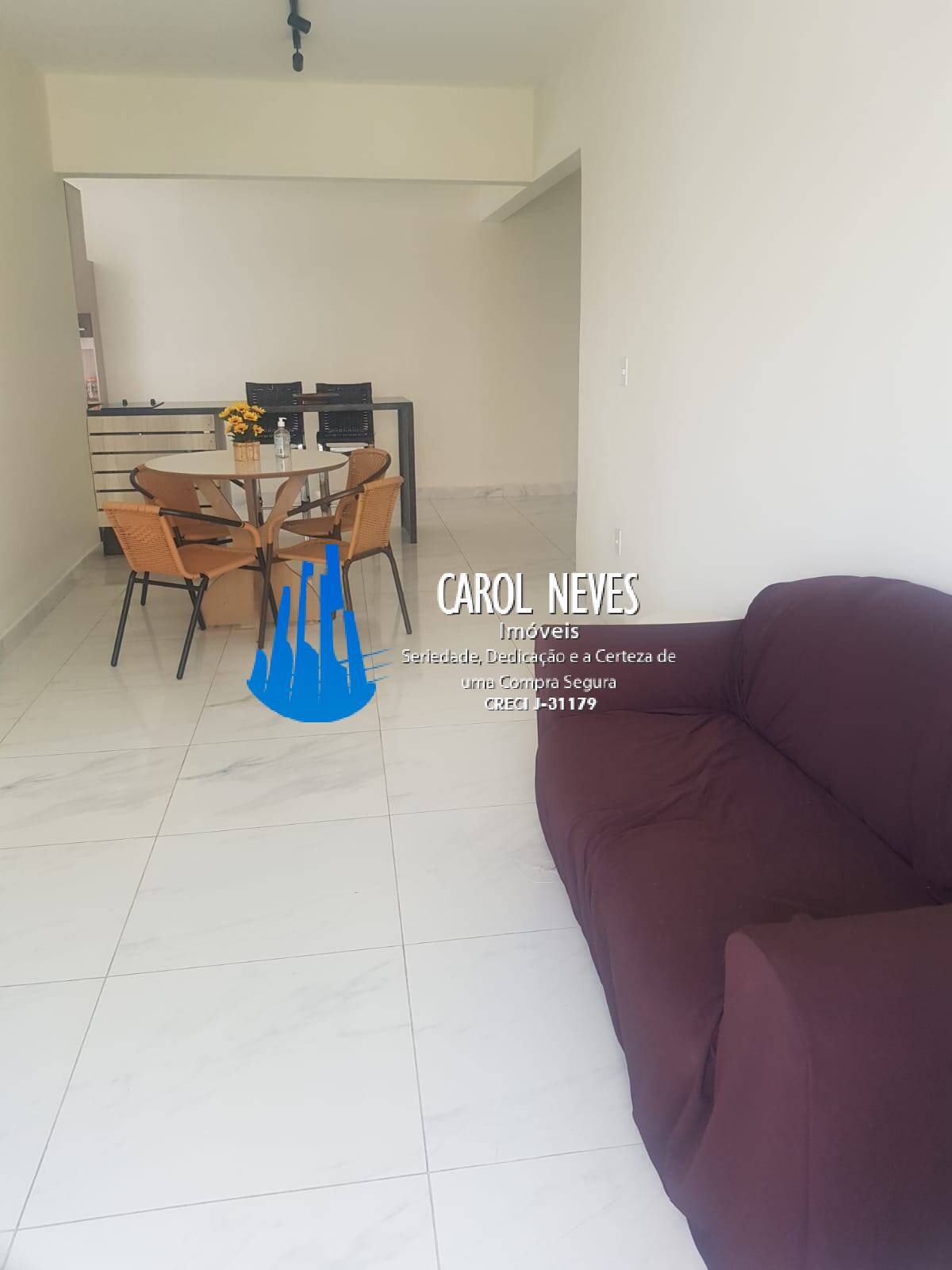 Apartamento à venda com 2 quartos, 80m² - Foto 2