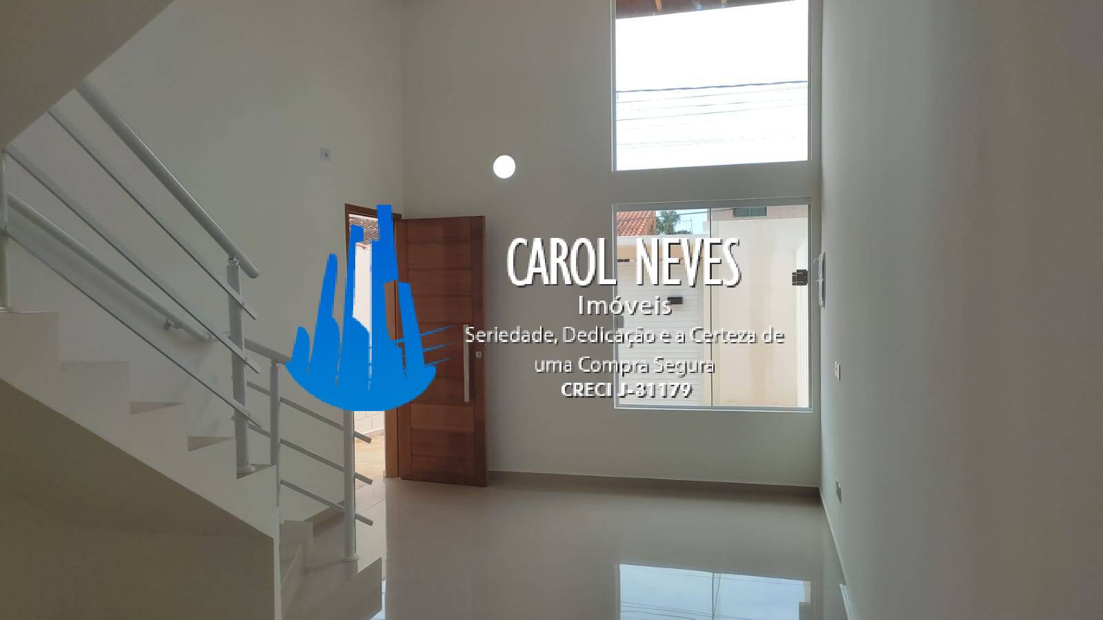 Casa à venda com 3 quartos, 83m² - Foto 1