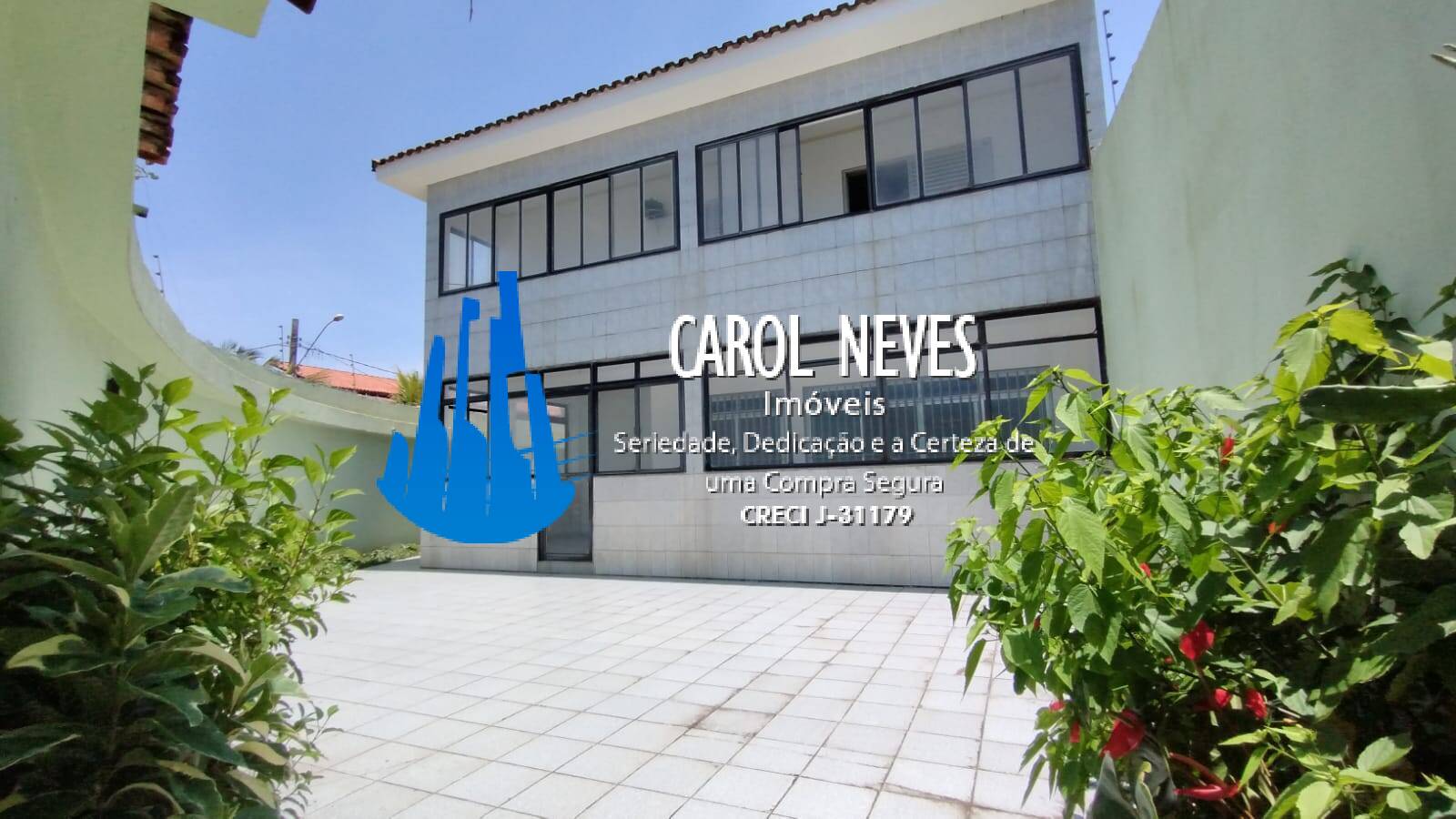 Sobrado à venda com 4 quartos, 273m² - Foto 1