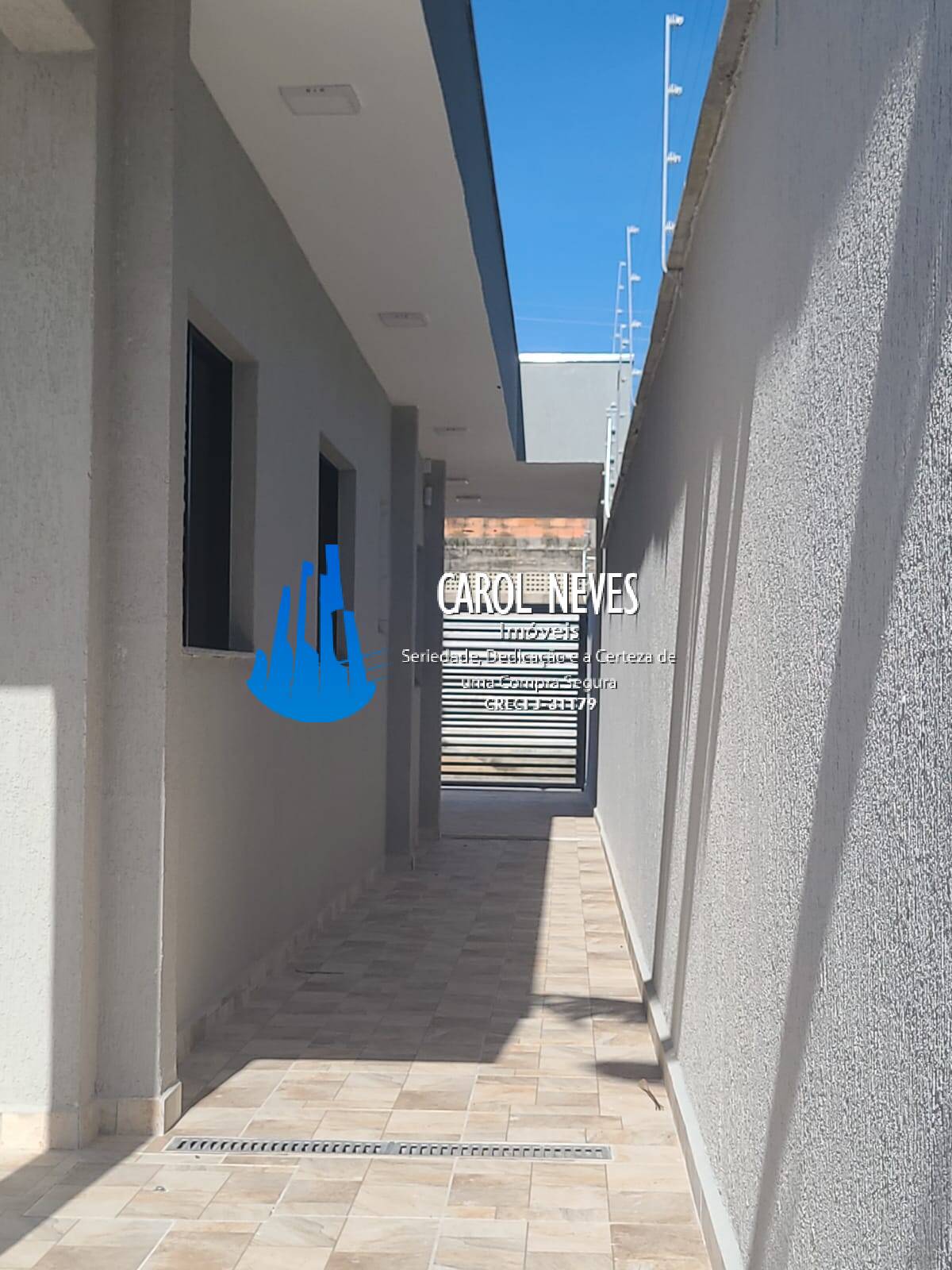 Casa à venda com 2 quartos, 81m² - Foto 2