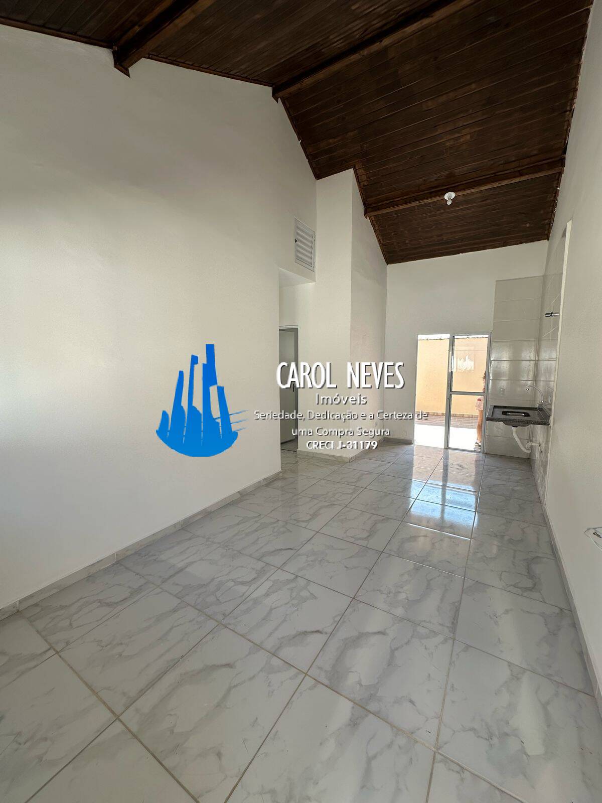 Casa à venda com 2 quartos, 85m² - Foto 1