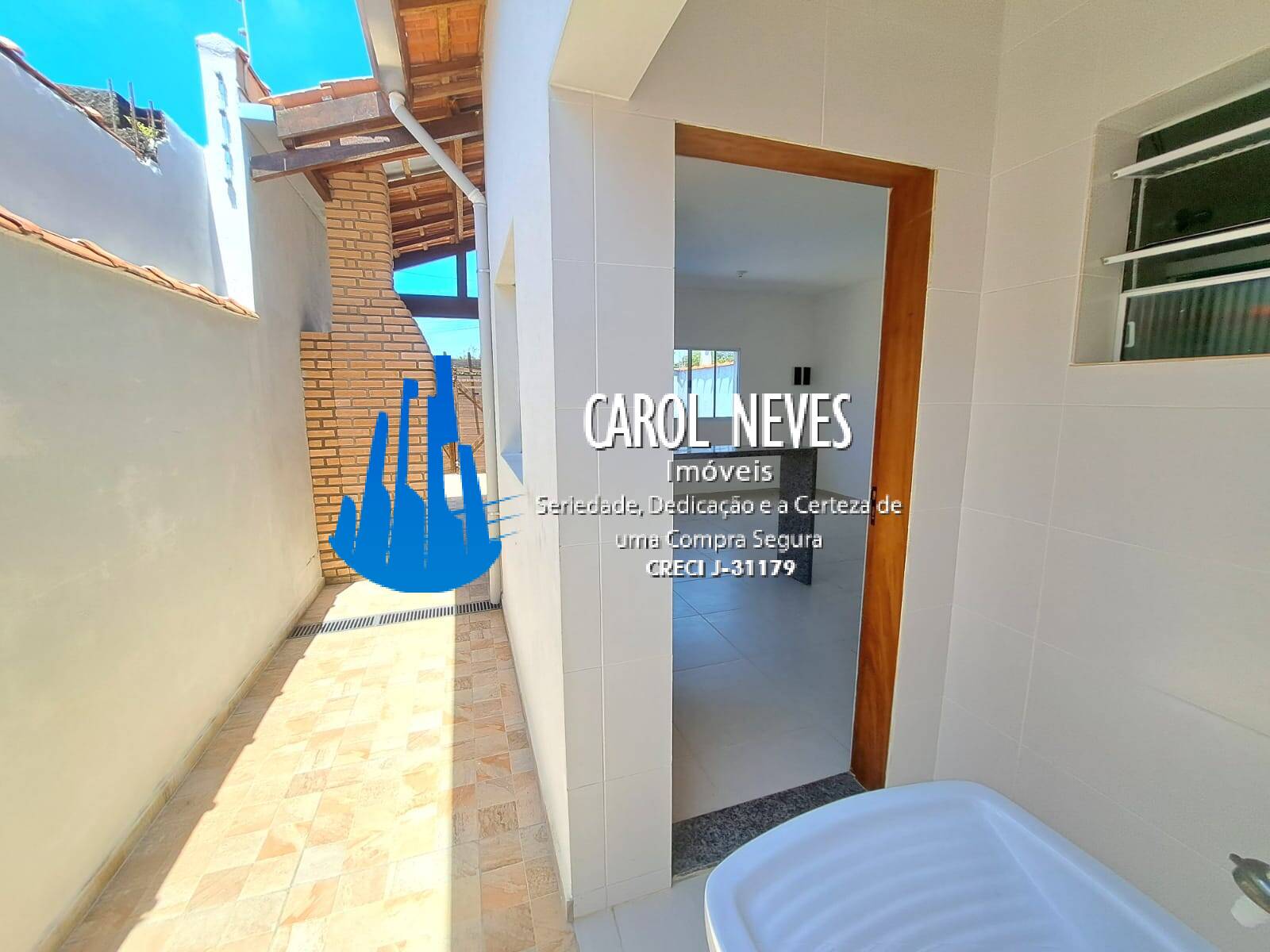 Casa à venda com 2 quartos, 66m² - Foto 3