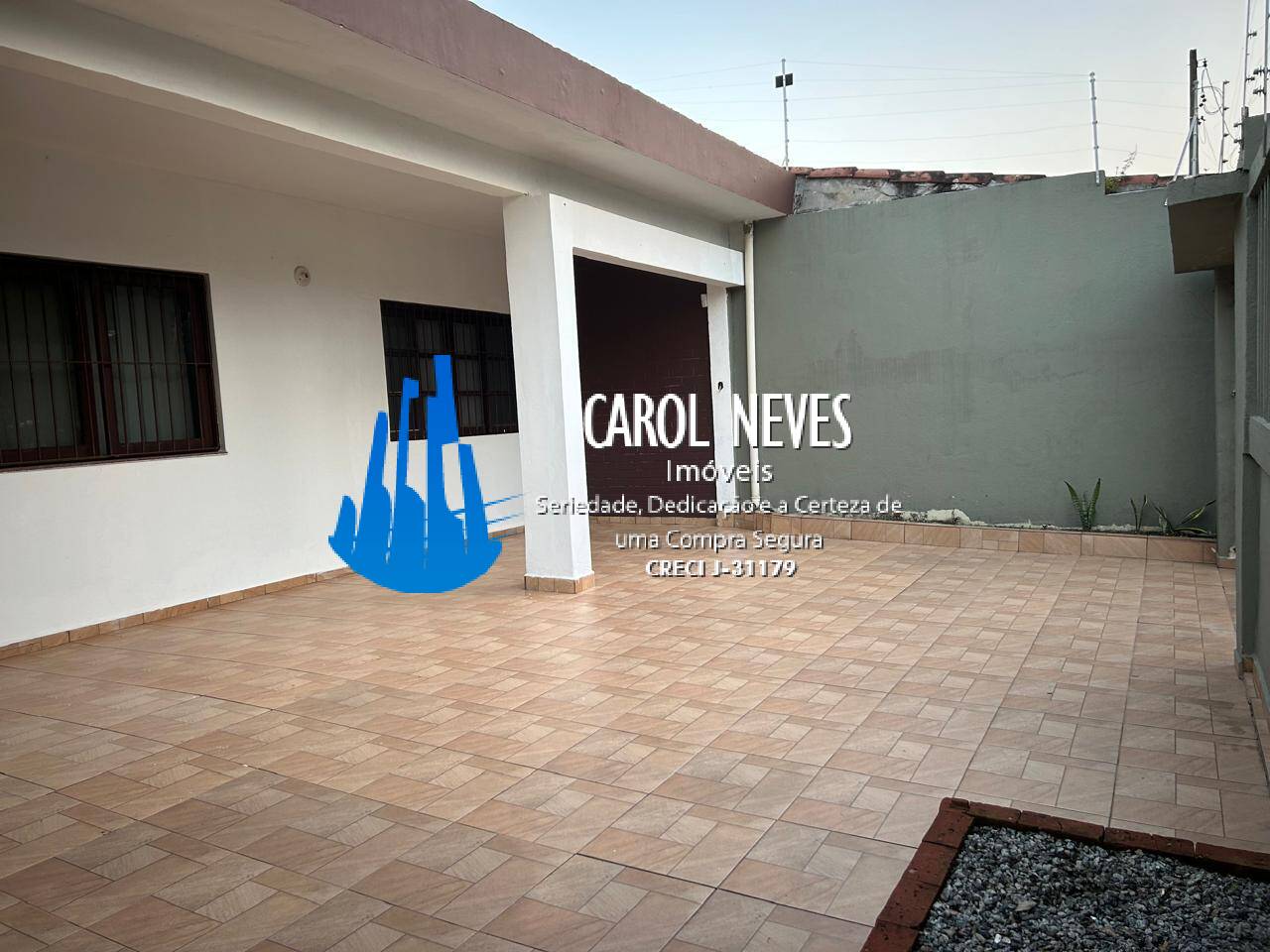 Casa à venda com 4 quartos, 304m² - Foto 2