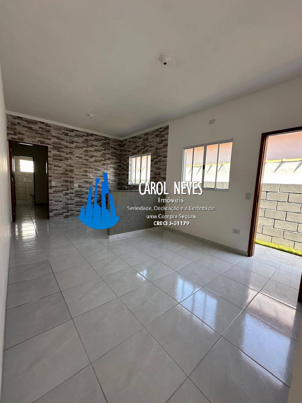 Casa à venda com 2 quartos, 56m² - Foto 4