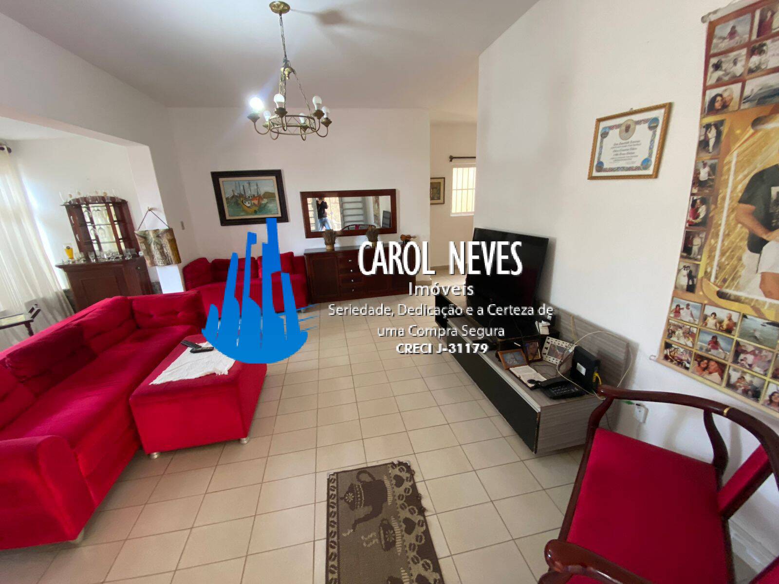 Casa à venda com 4 quartos, 182m² - Foto 1