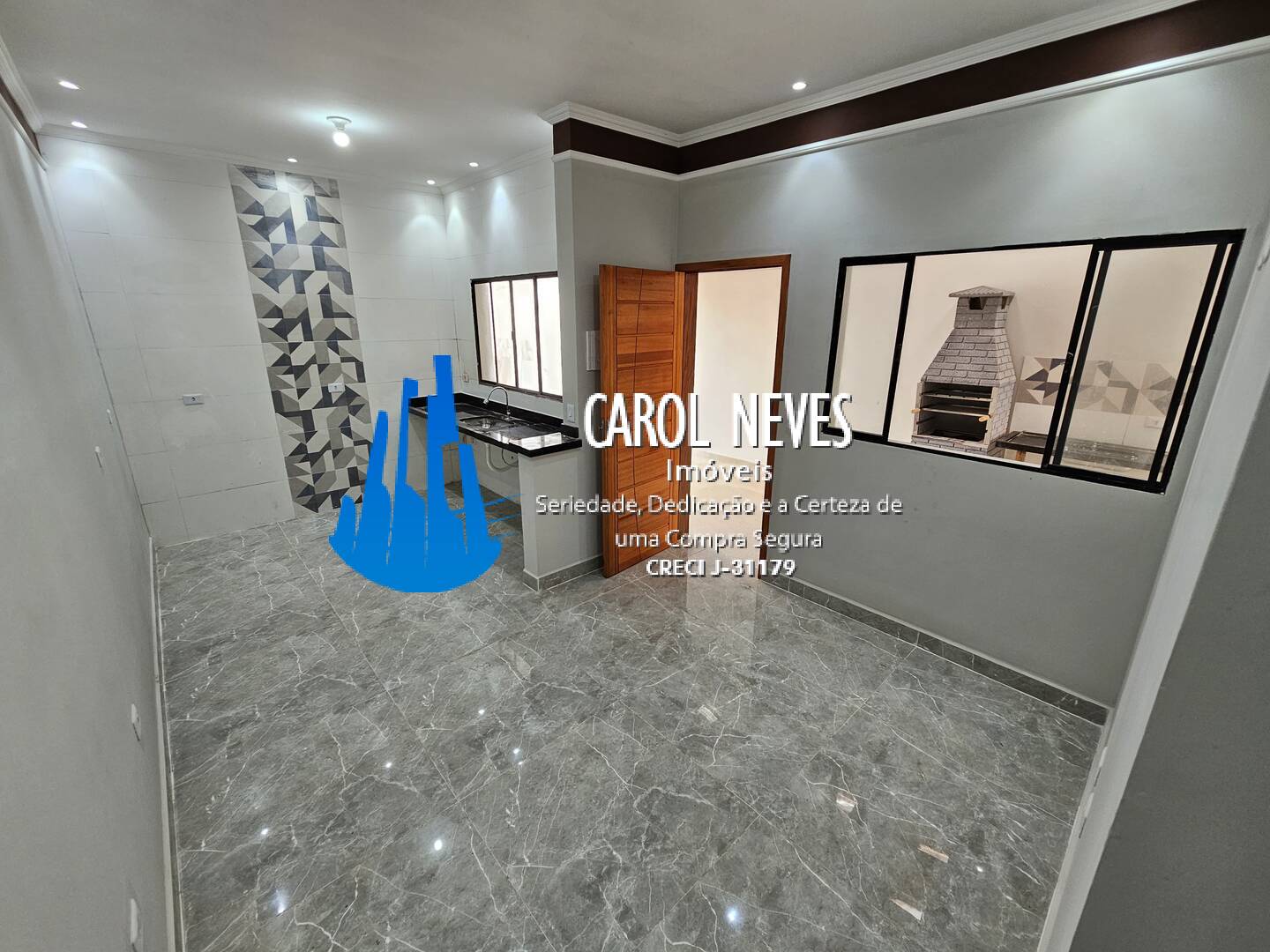 Casa à venda com 2 quartos, 69m² - Foto 1