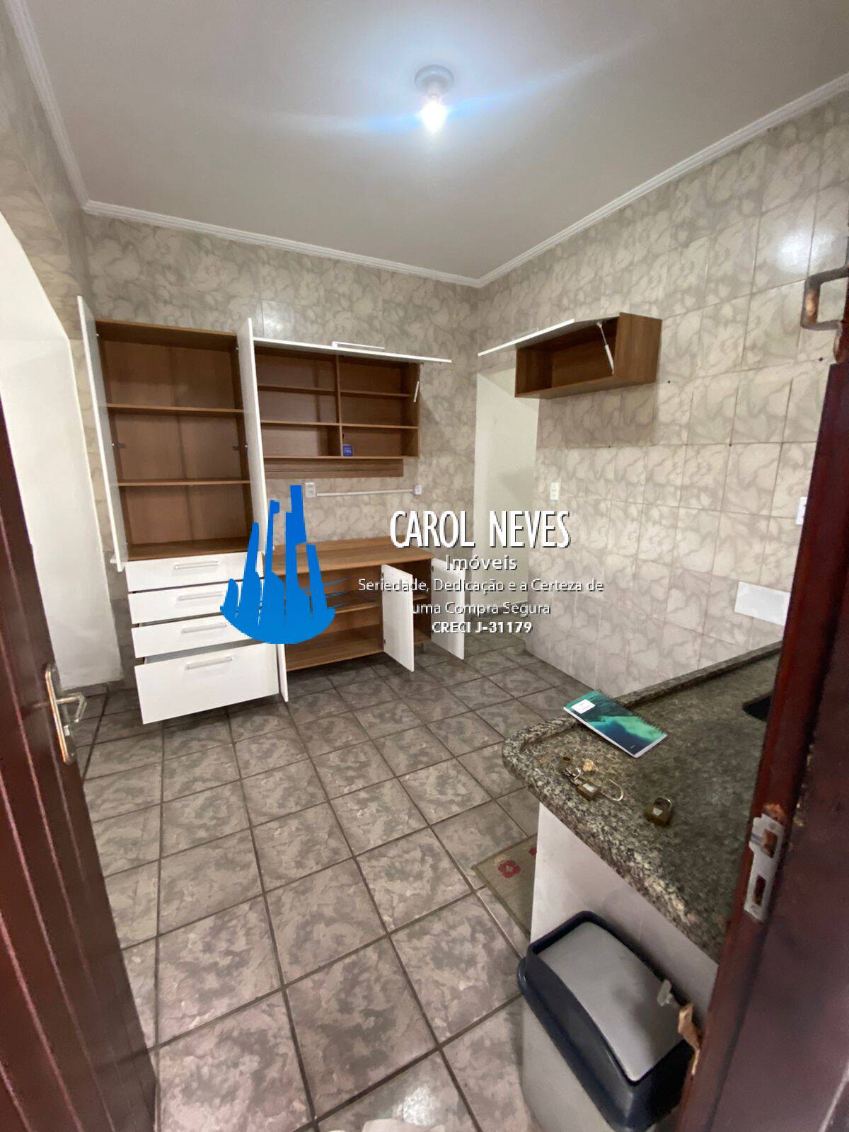 Casa à venda com 2 quartos, 90m² - Foto 4