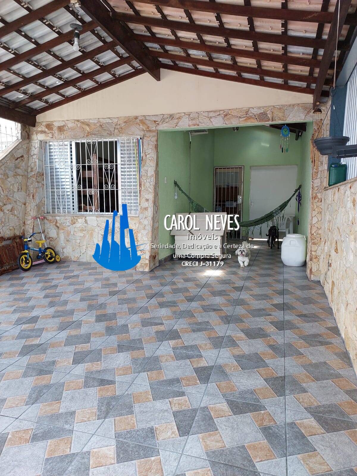 Casa à venda com 2 quartos, 70m² - Foto 2