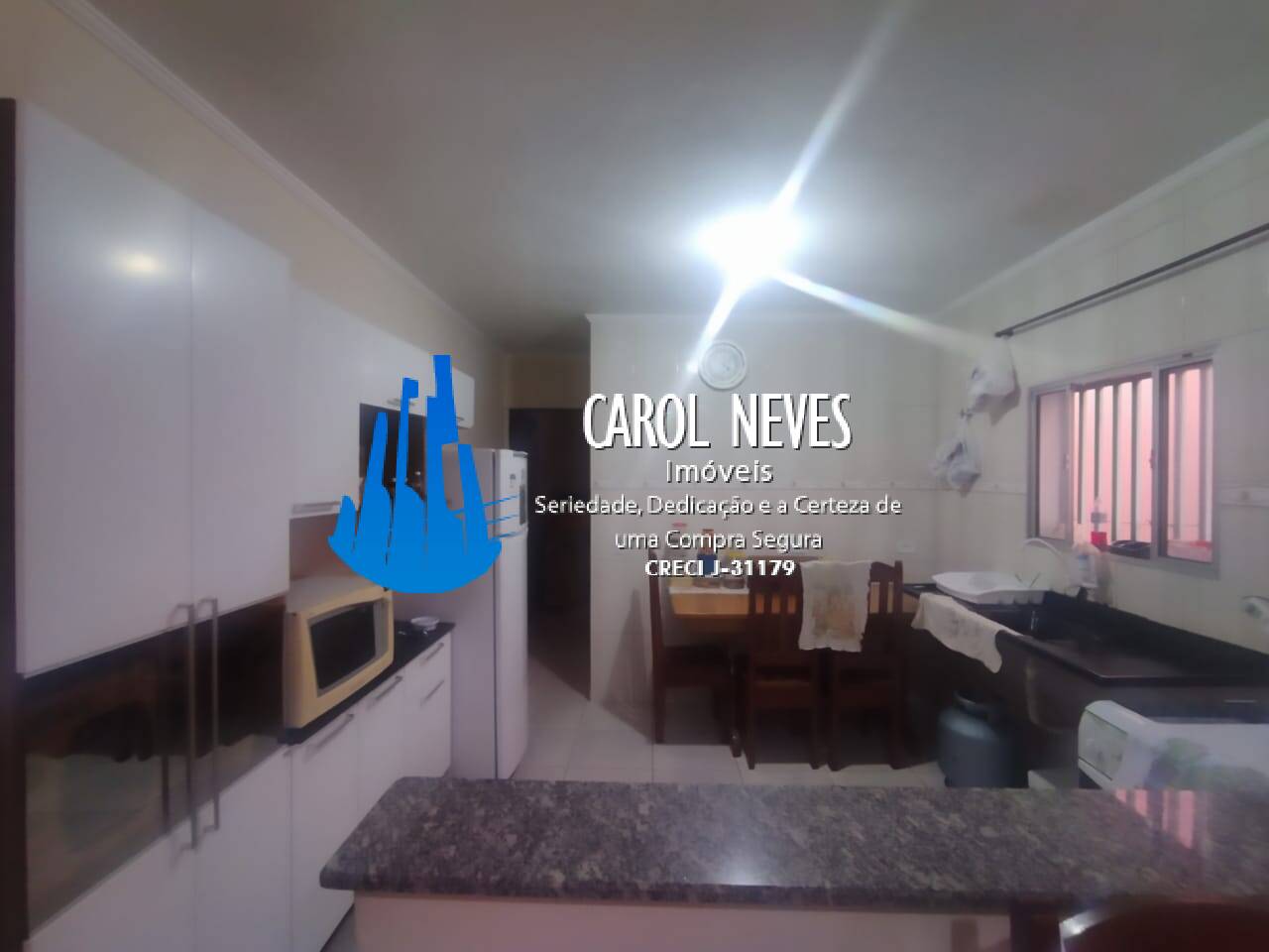 Casa à venda com 2 quartos, 180m² - Foto 8