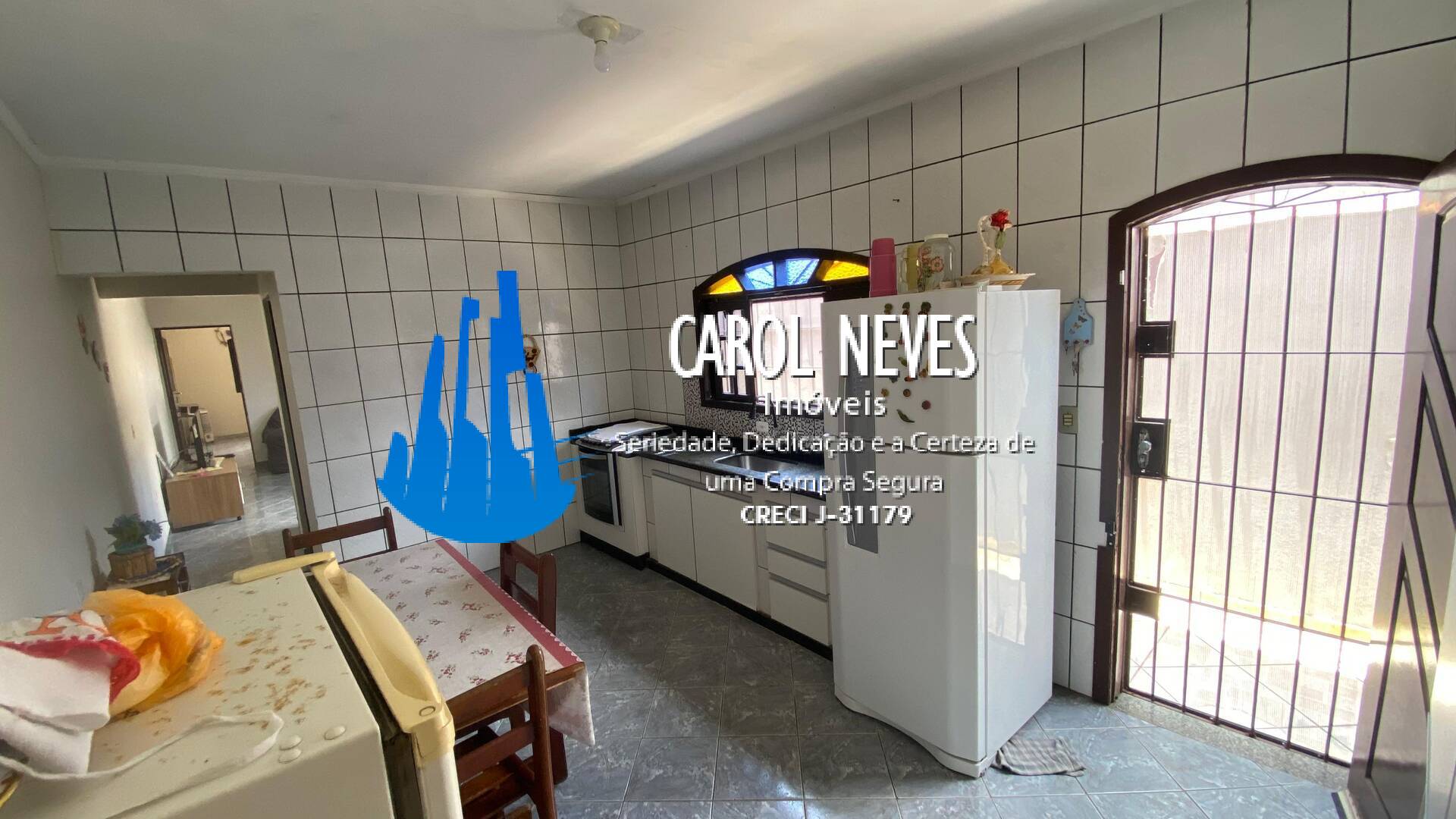 Casa à venda com 2 quartos, 90m² - Foto 11