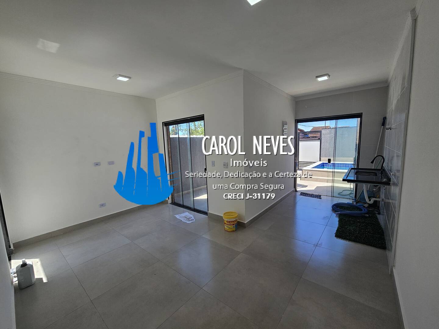 Casa à venda com 2 quartos, 64m² - Foto 9