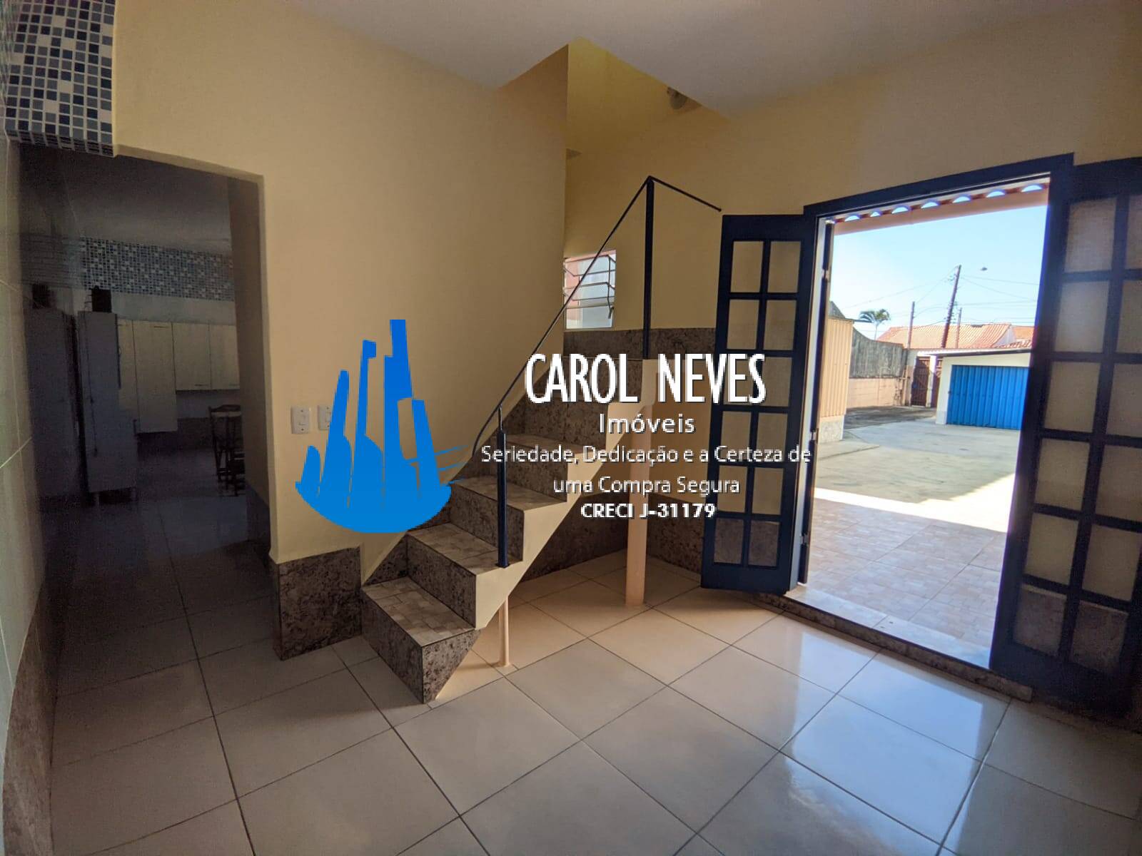 Casa à venda com 2 quartos, 176m² - Foto 2